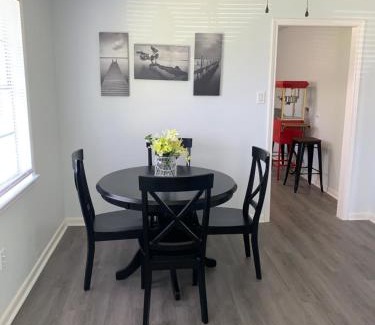 Northside House | Cozy Independence Heights Bungalow