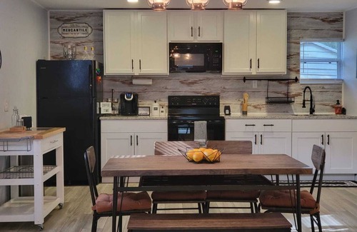 Riverview Apartment | Cozy Industrial Chic Apartment