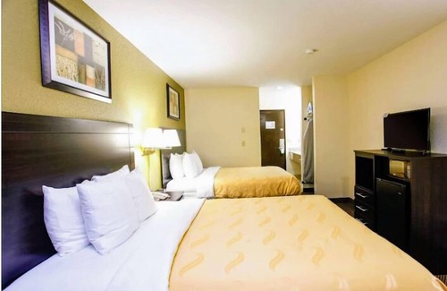 Centralia Hotel | Cozy Inn formerly Quality Inn