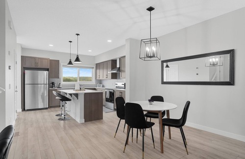 Southeast Calgary House | “Cozy & Inviting Calgary Home Perfect for Holidays & Gatherings