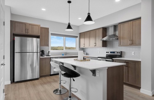 Southeast Calgary House | “Cozy & Inviting Calgary Home Perfect for Holidays & Gatherings