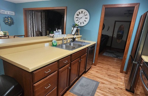 Holts Summit House | Cozy & inviting house in Holts Summit. 10 minutes from Jefferson City.