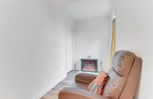 Shenandoah Apartment | Cozy Inwood Apartment History, Hiking and Wine!