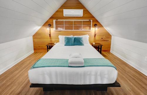 Charleston House | Cozy Island Cottage