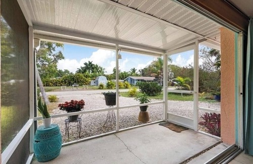 Pine Island Center House | Cozy Island home, pet friendly