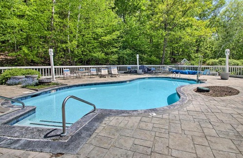 Jackson Apartment | Cozy Jackson Condo with Mtn Views and Pool Access!