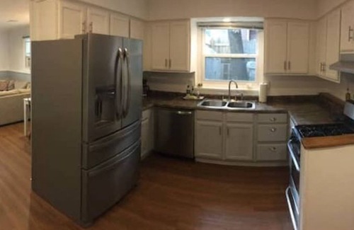 Kentwood Condo | Cozy Kellogg’s