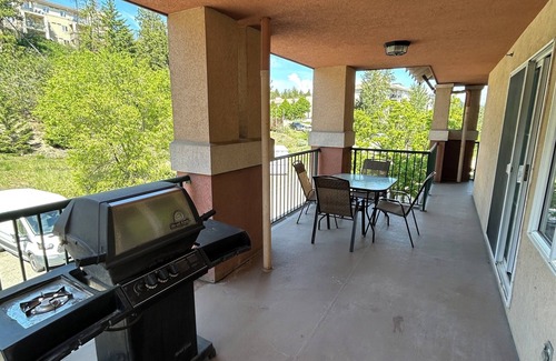 Quail Ridge Apartment | Cozy Kelowna Retreat! (208B)
