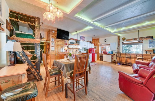 Nikiski Apartment | Cozy Kenai Abode w/Private Deck: 5 Mi to Ocean!