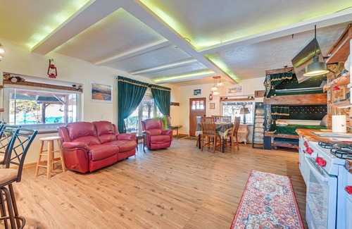 Nikiski Apartment | Cozy Kenai Abode w/Private Deck: 5 Mi to Ocean!