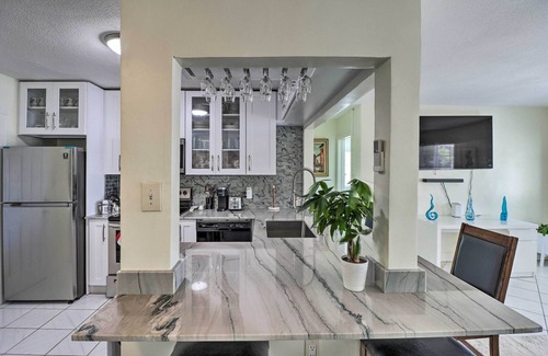 New Town House | Cozy Key West Beach Cottage: Walk to Beaches!
