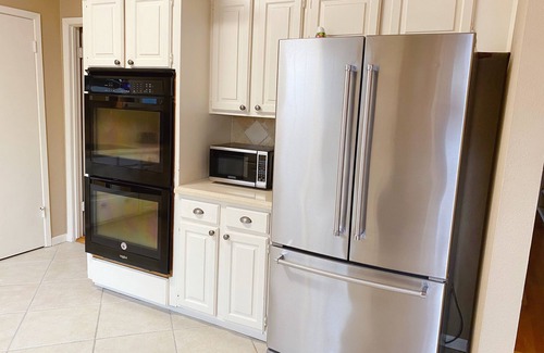 Nassau Bay House | Cozy King Bed I 0.2mile NASA I1mile Sea Park I Whole House
