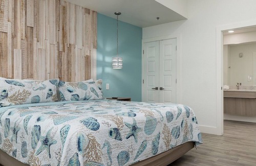 Flour Bluff Hotel | Cozy King Bed Room- Steps from Laguna Madre Waters #1