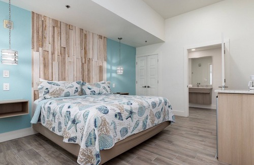Flour Bluff Hotel | Cozy King Bed Room- Steps from Laguna Madre Waters #1