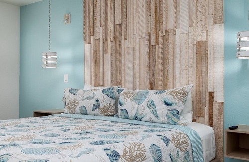 Flour Bluff Hotel | Cozy King Bed Room- Steps from Laguna Madre Waters #1