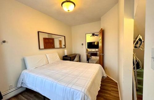 Quincy House | Cozy KING BED Suite in Greater Boston Area