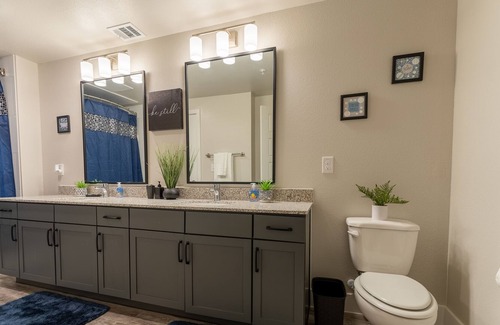 Rowlett Apartment | Cozy King Bed Suite Near the lake. Free Parking & W/D - B