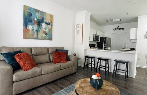Atlanta Apartment | Cozy King Suite w/free parking - 15 mins from Downtown