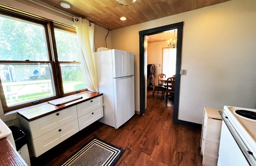 Kingsville Cottage | Cozy Kingsville Cottage w/Private Beach! Pet-Friendly!