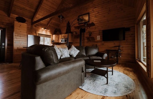Mindoro Cabin | Cozy Krueger Cabin @ Highest Elevation in CTY