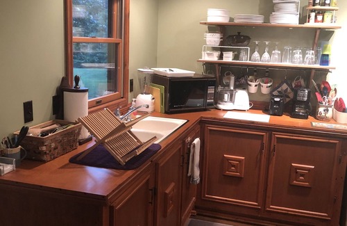 Livingston Cabin | Cozy Lake Cabin Families Will Love + Vintage Games-Only 5 Min Walk to Lake
