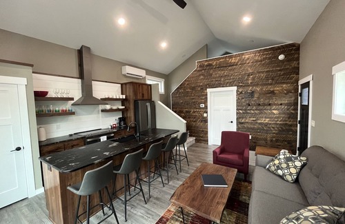 Sturgeon Lake Cabin | Cozy Lake Cabin in the Woods