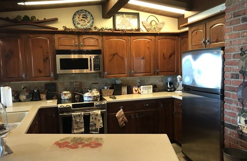 Manhattan Cottage | Cozy Lake Cottage just 5 minutes on paved roads with Wow Lake Views & Sunsets💜