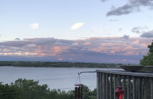 Manhattan Cottage | Cozy Lake Cottage just 5 minutes on paved roads with Wow Lake Views & Sunsets💜