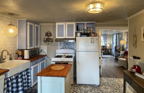 Long Branch House | Cozy Lake Front Cabin for Romantic Getaway or a Family Vacation