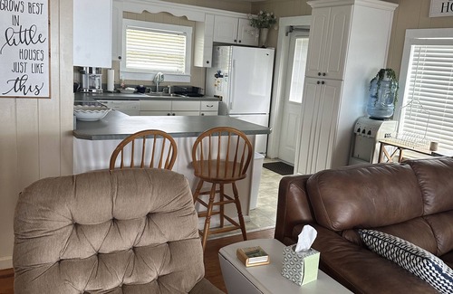 Lake Placid Cottage | Cozy Lake Front Cottage