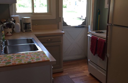 Cadillac Cottage | Cozy Lake Front Cottage on beautiful All Sports Lake Mitchell in Cadillac, MI