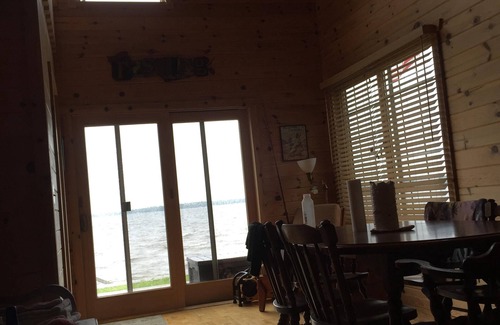 Cadillac Cottage | Cozy Lake Front Cottage on beautiful All Sports Lake Mitchell in Cadillac, MI