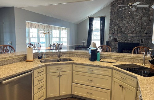 Town of Beekmantown House | Cozy Lake front family home- Lake Champlain