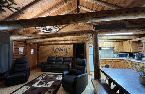 Rogers Cabin | Cozy Lake Front Family Friendly Cabin, Bunk House, Kayaks and Canoe!