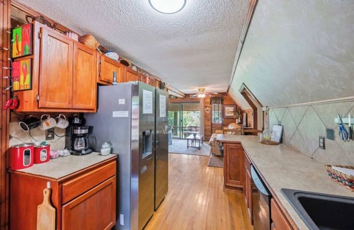 Linden Cabin | Cozy lake front hide away