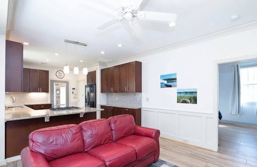 Elberton House | Cozy Lake Front home on Lake Russell