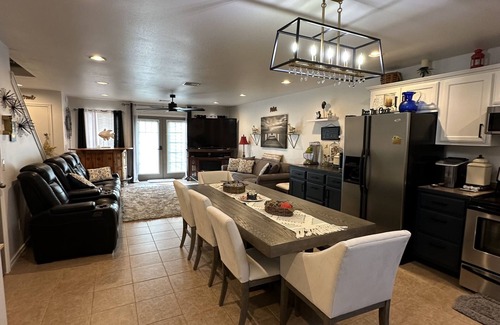 Eucha House | Cozy lake front townhouse on Grand Lake Pet Friendly
