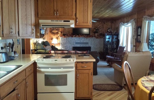 Moose Lake Cabin | Cozy Lake Home, Relaxing Getaway, Beautiful Sunsets on Sand Lake