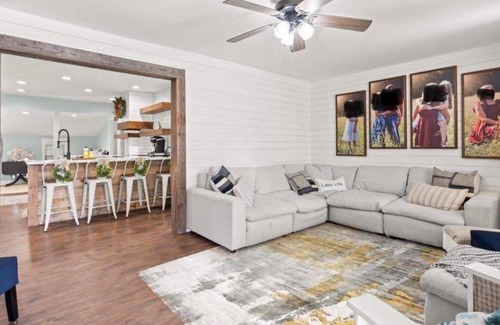 Manning House | Cozy Lake House on Lake Marion with beautiful views of sunsets on the lake!