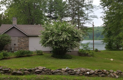 Pawling House | Cozy lake house retreat!