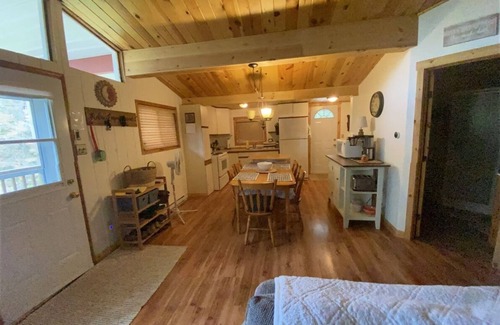 Lac du Bonnet Cabin | Cozy Lake Lac Du Bonnet Cottage getaway