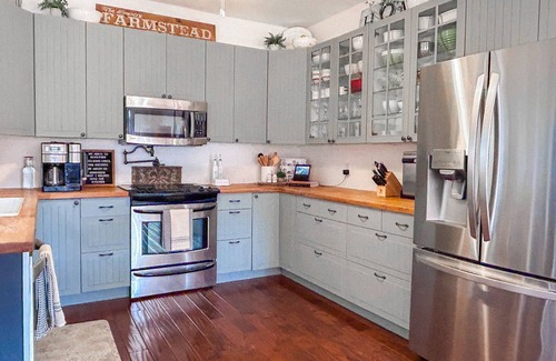 Ashville Cottage | Cozy Lake refuge to relax and restore!