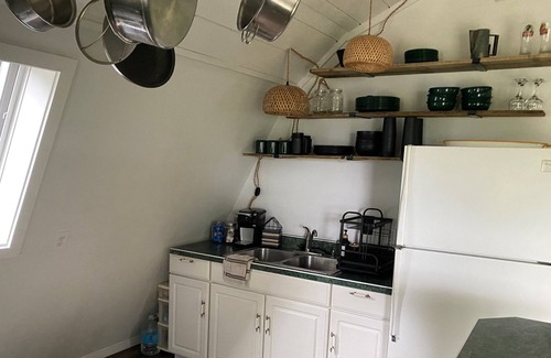 Herron Cottage | Cozy lake retreat on beautiful McCollum Lake - Pet Friendly!