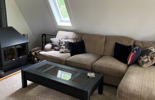 Herron Cottage | Cozy lake retreat on beautiful McCollum Lake - Pet Friendly!