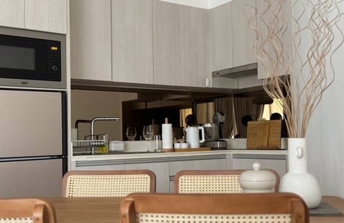 Bang Tao Apartment | Cozy Lake-View 1BR Apt Pool & Gym 1405