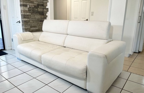 Pembroke Park House | Cozy Lake View 2 Bedroom House