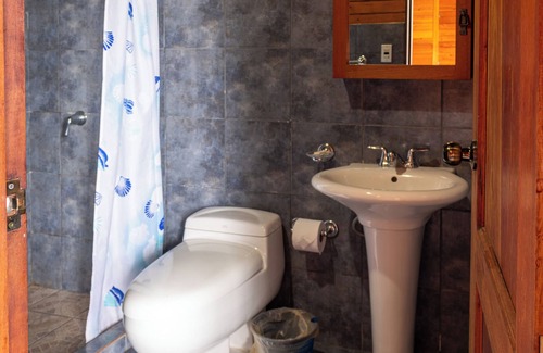 San Juan La Laguna House | Cozy lakefront Bungalow looking at beautiful Lake Atitlan