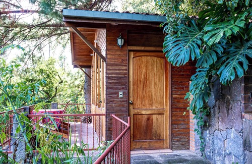San Juan La Laguna House | Cozy lakefront Bungalow looking at beautiful Lake Atitlan
