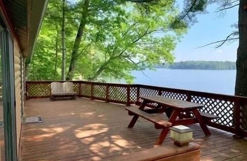 Lake Tomahawk Cabin | Cozy Lakefront Cabin Getaway - Enjoy Eagle Viewing, Fishing and Kayaking