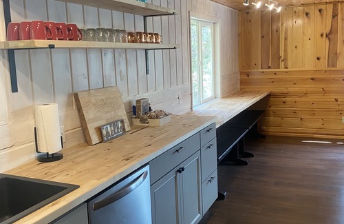 Island Park House | Cozy Lakefront Cabin